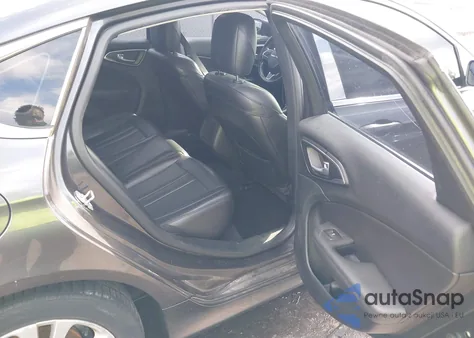 2017 Chrysler 200 Limited Platinum z USA, uszkodzony, nr VIN 1C3CCCAB5HN505881